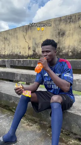Life goes on 😹🤦@arsenal @Bukayo Saka #arsenal #trendingvideo #fypシ゚ #saka #goviral 