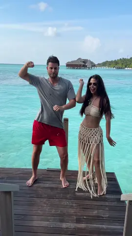Dancinha em Maldivas, temos 🤭😂 #fyp #trend #viral #maldives @Gustavo Beats 🐺 #luademel 