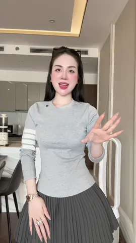 Áo Thun Nữ Tay Dài cổ tròn viề