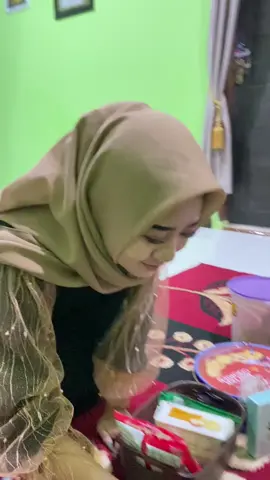 Boleh ikutan trend nya kan mas 😅 @Hendy17  #bellacantika 
