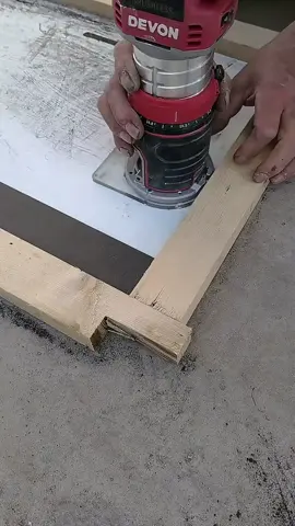 Edge trimming machine for shaping#Decorationcraftsman #Skilledworkershowsoffskills #Greattoolsavailable 