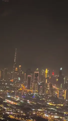 Sky views #burjkhalifa #dubai #views 
