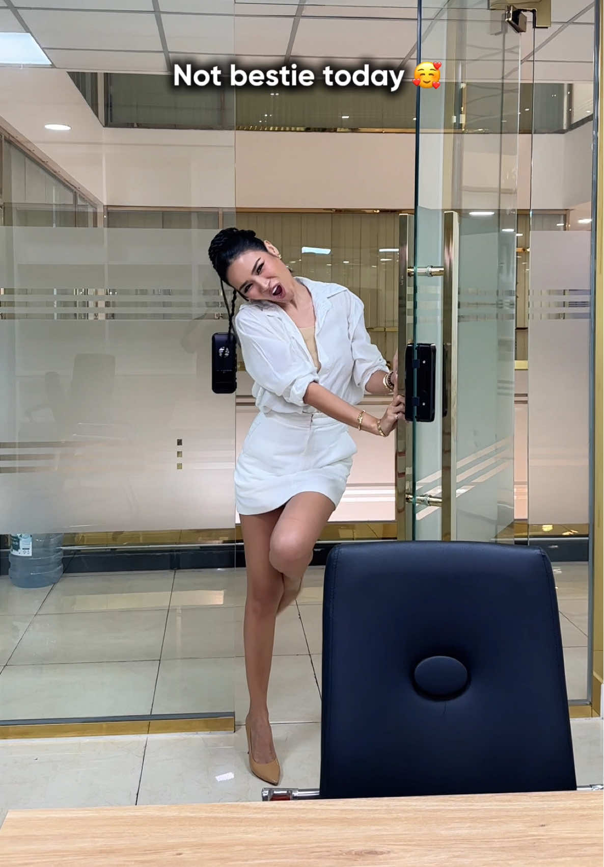 NO KPI, NO FLIGHT. A1 GROUNDED INDEFINITELY 😭✈️  #มุกกานต์ฤทัย #tranvietbaohoang  #MookKarnruethaiTassabut #RunnerUpMissCosmo2024  #UniMedia 