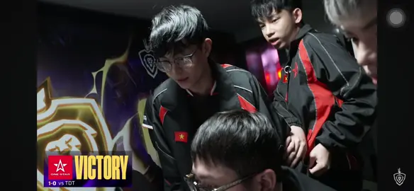 - 2 ông thần làm gì khó coi vậy 😂😂 #aovlienquanmobile #liênquânmobile #onestaresports #1SKarl #1SZet 