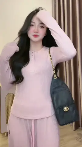 #setxinh #setxinhxinh #setquanaoxinh #quanaonu #quanaonuhottrend #thoitrang #thoitrangnu #vayxinh #vay #vaydichoi #vayditiec #vaydibien #tiktok #trending #xuhuongtiktok #xuhuong #lelienreview 