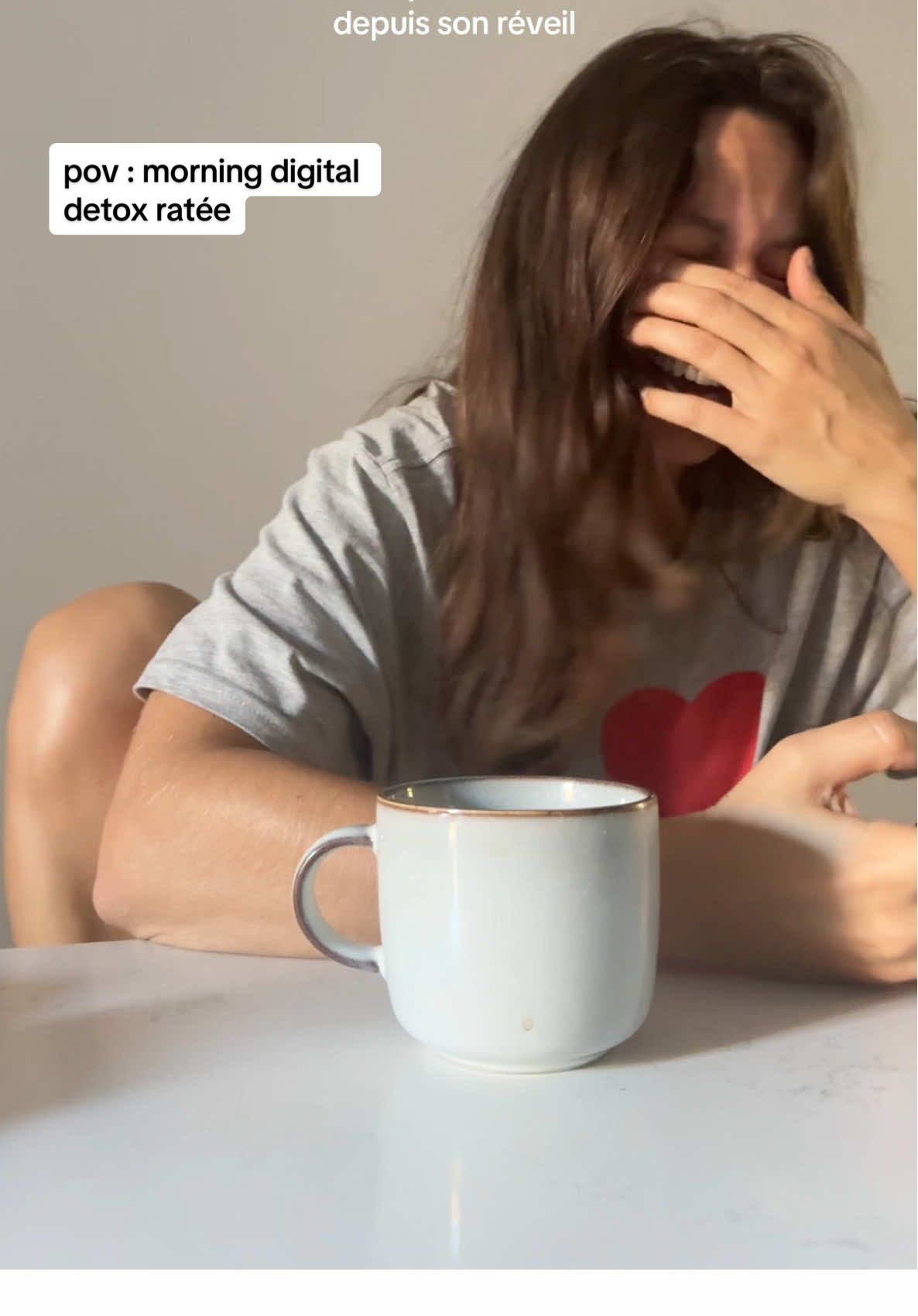 je n’ai plus le temps de scroller je ne fais qu’ouvrir ses réels, elle me fait une sélection parfaite #reels #digitaldetox #miraclemorning #fail 