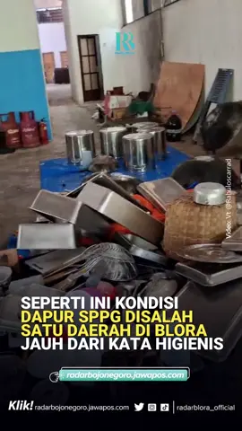 Sebuah dapur Satuan Pelayanan Pemenuhan Gizi (SPPG) di Sidomulyo, Banjarjo, Blora jadi sorotan. Tampak kondisi dapur yang sangat tidak layak, pasalnya kondisi dapur jauh dari kesan higienis. Bagaimana menurutmu netizen? #radarblora #radarbojonegoro #sppg #mbg #satuanpelayananpemenuhangizi #banjarjo #blora #dapurmbg #videoviral #viral #kejadian #peristiwa #makanbegizigratis