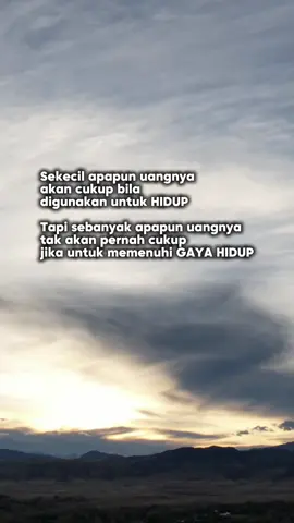💡 Bukan uangnya yang kurang, tapi gaya hidupnya yang kebanyakan. Belajarlah membedakan antara hidup sederhana dan hidup bergaya. 💸 #fyp #melekfinansial #motivation #mindsetgrowth #finance 