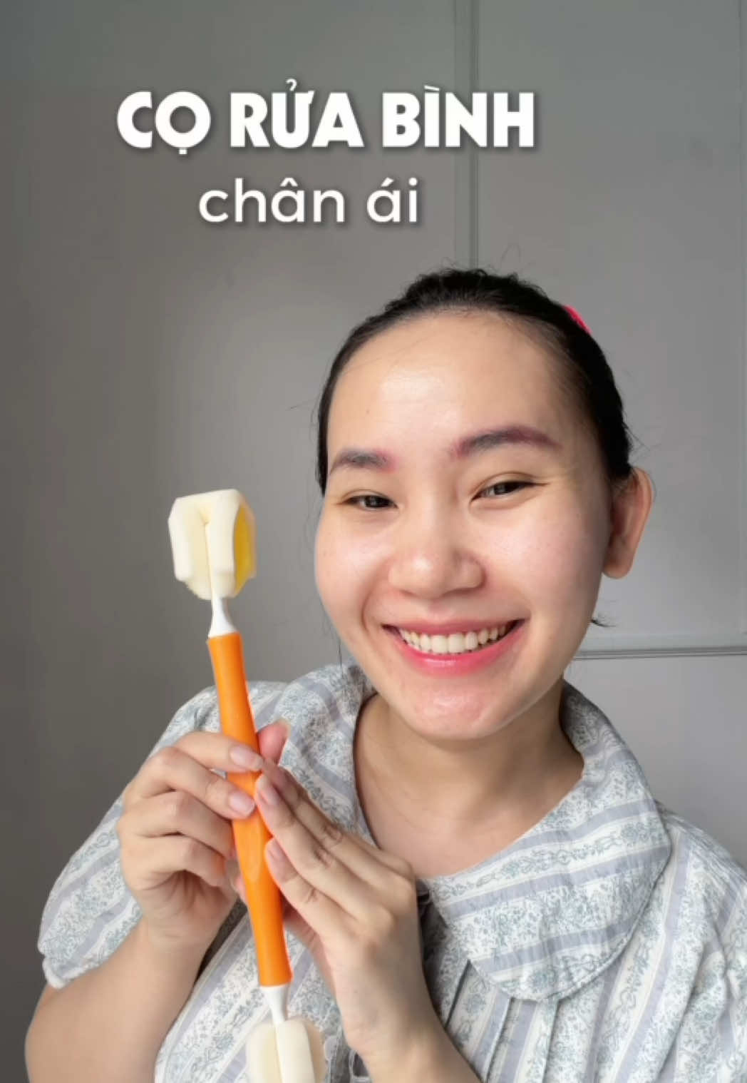 Cọ rửa bình chân ái của mẹ Hali #mebimsua #besosinh #coruabinhsua 