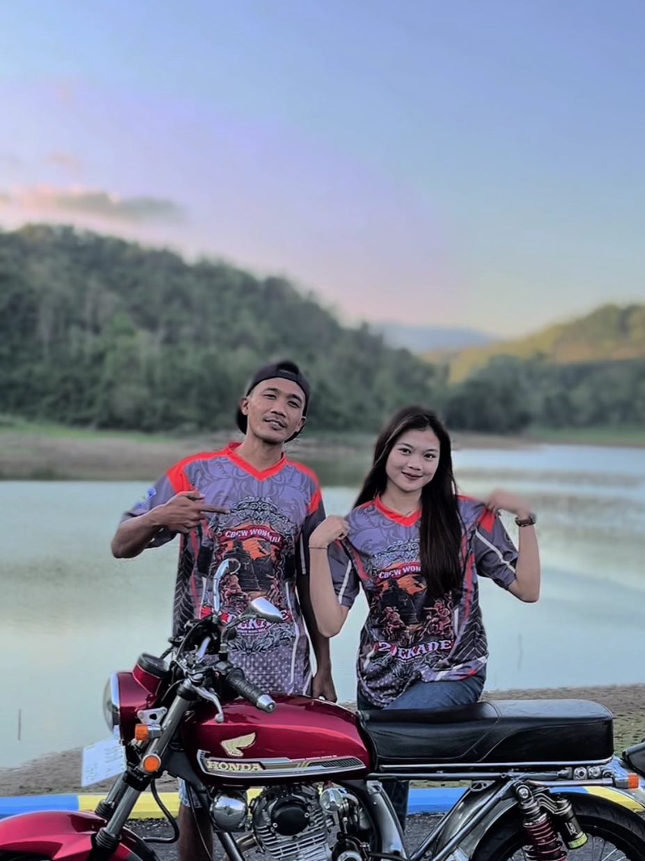 2 Dekade CBCW Udate H-18 menuju 2 Dekade CB Club Wonogiri Jangan lupa catat tanggalnya 26 Oktober 2025 gass acara 2 Dekade CB Club Wonogiri di Monumen Patung Bedol Desa Pokohkidul Wonogiri ya lur. Tak tunggu kehadiranmu sedulurku kabeh🤙🏻 #salamseduluransaklawase  #cbclubwonogiri  Support akun sosial media kami: Instagram: @cbclubwonogiri_ Facebook: CBCW Wonogiri Tiktok: @cbclubwonogiri