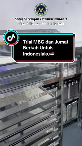 Trial MBG dan Jumat Berkah Untuk Indonesiaku 🇲🇨  Bismillaahhirrahmaanirrahiim... Segera hadir untuk adik adik penerima manfaat dikecamatan serengan , surakarta ❤️ Kami akan berusaha memberikan yang terbaik , Untukmu indonesiaku 🇲🇨  #badangizinasional #makangizigratis #sppgsurakarta #giziuntukbangsa #giziuntuksemua 