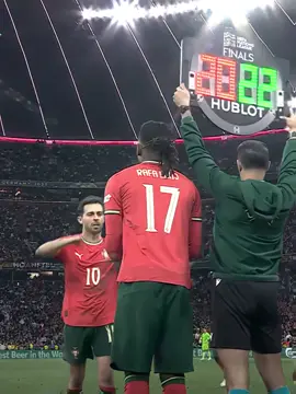 raphael leao reactions #cristianoronaldo #cr7cristianoronaldo #realmadrid #georginarodriguez @cristiano júnior 7 