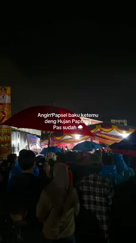 Hari-hari nonton konser sambil Tabrak hujan di Timika 😂 • • ‼️follow #timikafolks untuk bersama mengukir kisah & mengetahui lebih banyak cerita tentang Timika, tong pu Kota kecil dibawah kaki Gunung Emas Papua.                •   #timikafolks #timika #timikapapua  #timikapapuatengah 