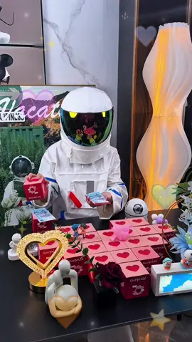 Hộp quà bất ngờ tặng 20-10#quatangnguoiyeu #quatangbangai #qua20thang10 #qua20_10 