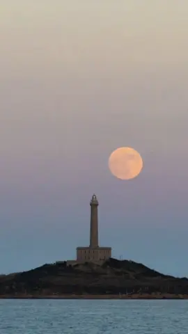 Time lapse of the October super moon over Cabo de Palos, Region of Murcia 🇪🇸❤️. #murciaspain #travelspain #murcia #murciaturistica #murciaquehermosaeres 