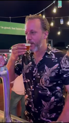 Qui est ce personnage qui m’a félicité?🤷🏻‍♂️🙄@John Ducon @Mon Ishka #phoenixbeer #bff #brewfayafest 