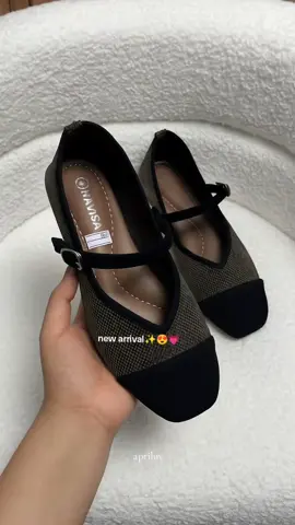Flatshoes mewah vibesnya kayak wanita karir gitu🤩✨ #sepatuwanita #elegant #fashioninspo #fypage #fypppppppppppppp 