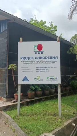 8 Oktober 2025  Lawatan ke DXN Bukit Wang, Jitra, Kedah memberi peluang mengenali lebih dekat operasi penanaman dan pemprosesan bahan herba premium seperti Ganoderma, Spirulina dan Cordyceps. DXN Pharmaceutical Sdn. Bhd. ialah anak syarikat DXN Holdings Bhd. yang ditubuhkan bagi tujuan penanaman dan pengilangan produk kesihatan serta suplemen. Syarikat ini mengendalikan kilang berstatus Good Manufacturing Practice (GMP) di Jitra, Kedah, dan menjadi sebahagian daripada rangkaian pengeluaran global DXN. Untuk makluman,DXN cawangan selatan telah berada di Felda Bukit Rokan dengan memberi peluang pekerjaan kepada warga Felda Bukit rokan #dxn #feldabukitrokan #roadtofinalakrf2027 #bukitrokanmendunia  #dxnbukitrokan 