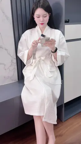 Áo choàng tắm khách sạn dày dặn thấm hút tốt #review #aochoangtam #aochoangtamkhachsan #lotustower  #xuhuong 