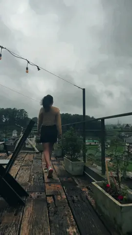 Lost in the mist ❄️❤️ @Subhash Maheshika  #nuwara_eliya_sri_lanka #dreamcottage #fyp #viral #trending 