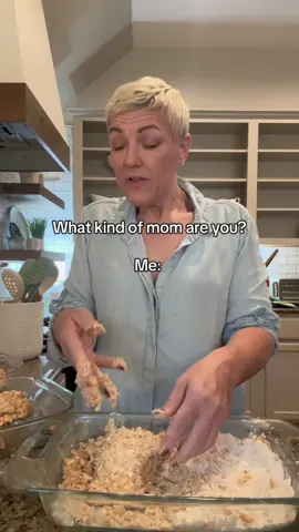 What are we making for dinner tonight queens?? 💃🤣 Yall need my Spotify to sing along!  #pflourhouse #pflour #mom