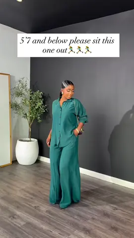 Available in: S,M,L, XL To order Dm 08136690161 or click link on bio Delivery worldwide #shopesnow #womenoutfits  #onlineboutique #fashion  #outfitideas 