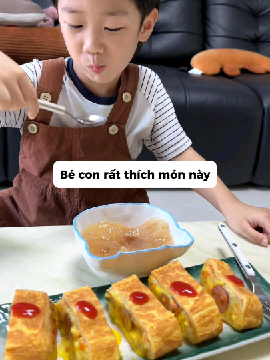 Đừng làm trứng cuộn theo kiểu thông thường nữa! Học ngay món Trứng cuộn Khoai tây nghiền cùng Rau củ, Xúc xích 🍳🍳🍳 Thơm ngon tuyệt vời lại đầy đủ dinh dưỡng, đảm bảo cả nhà ai cũng mê ly!