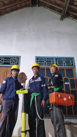 Teknisi Gabud, padahal backbone masih banyak yang harus di progresss 🤣🤣🤣 #jadikansatu #samuhita #rtrwnetindonesia🇮🇩  @guritadarat @pnduww @teknisiwifi_kecil 