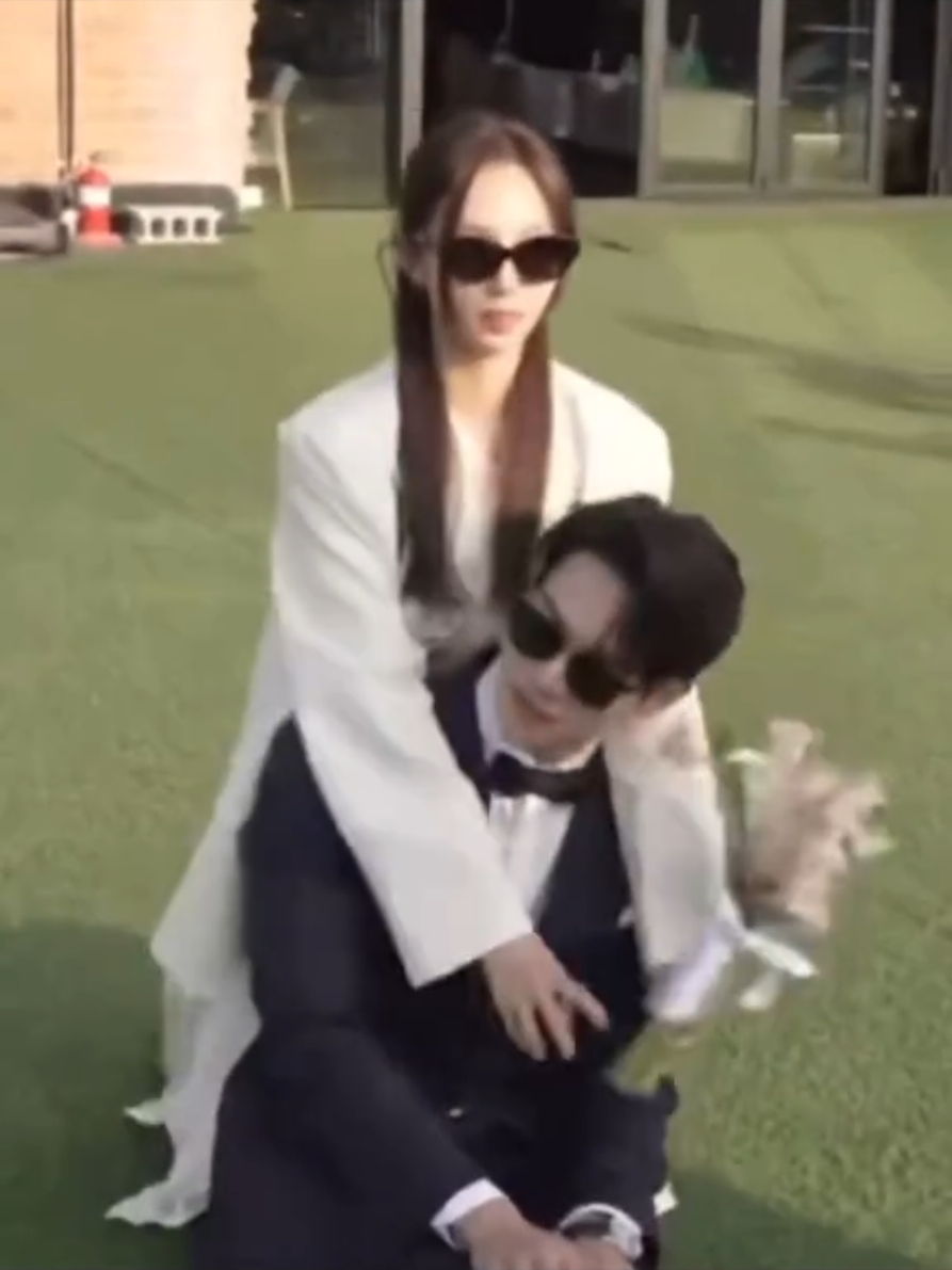 [BTS WTPR] Okay !! While waiting for Plant and Gone, 🤭Let's practice their pre-wedding photo shoot.🤏🤭💛💙cr.@zoeyxuu #YooYeonSeok #sajucouple #yooyeonseok_chaesoobin #whenthephoneringsbluray #ChaeSooBin 