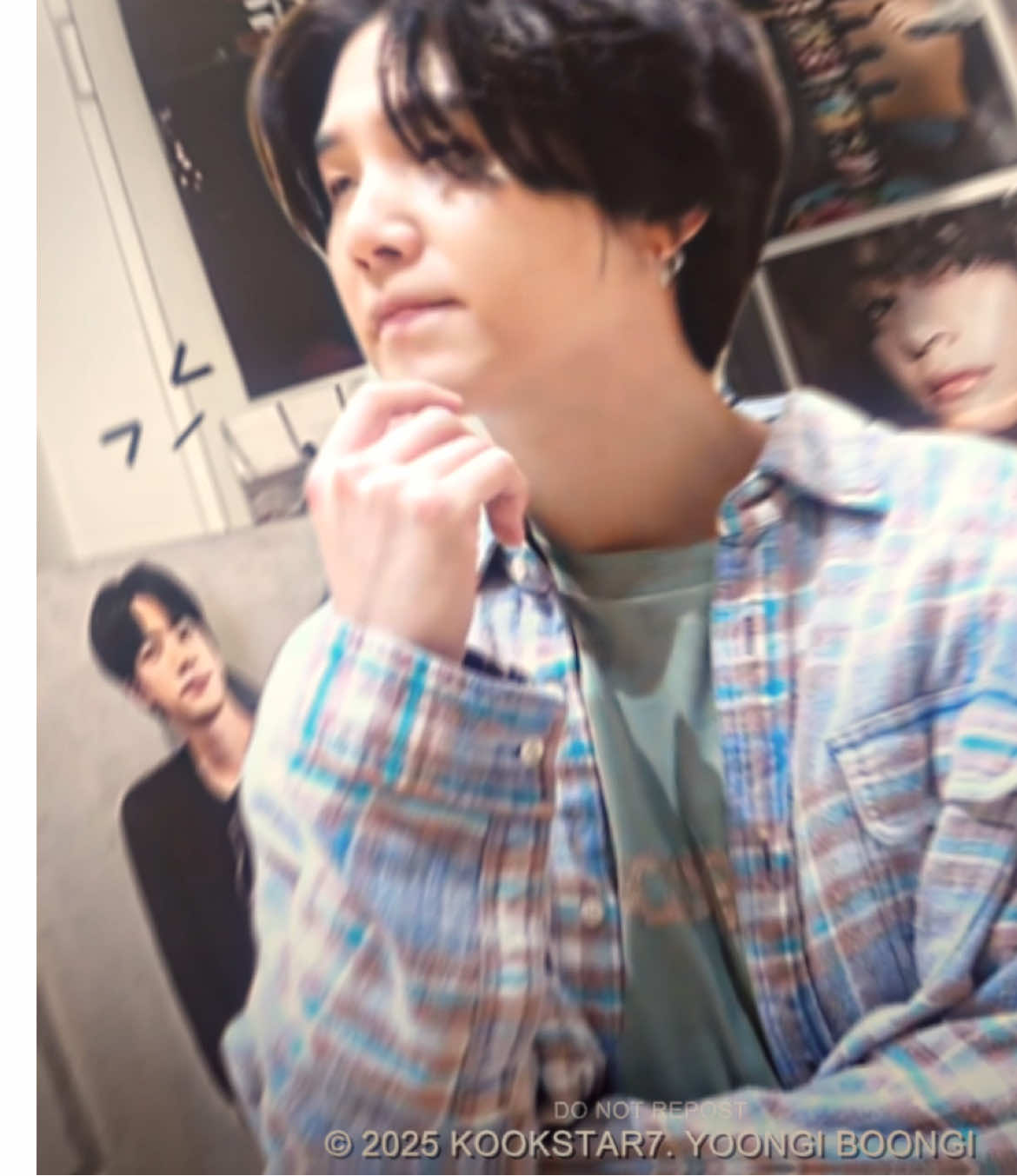 #YOONGI Boongi in my room guys…. Why are they slowly coming in 1 by 1 😟⁉️ #yoongiedit #sugaedit #bts #btsedit 