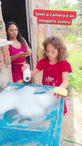 lavei a câmera e as imagens sumiu. 