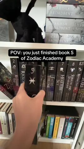 Co tu się…..  #zodiacacademy #solaria #fae #romantasy 