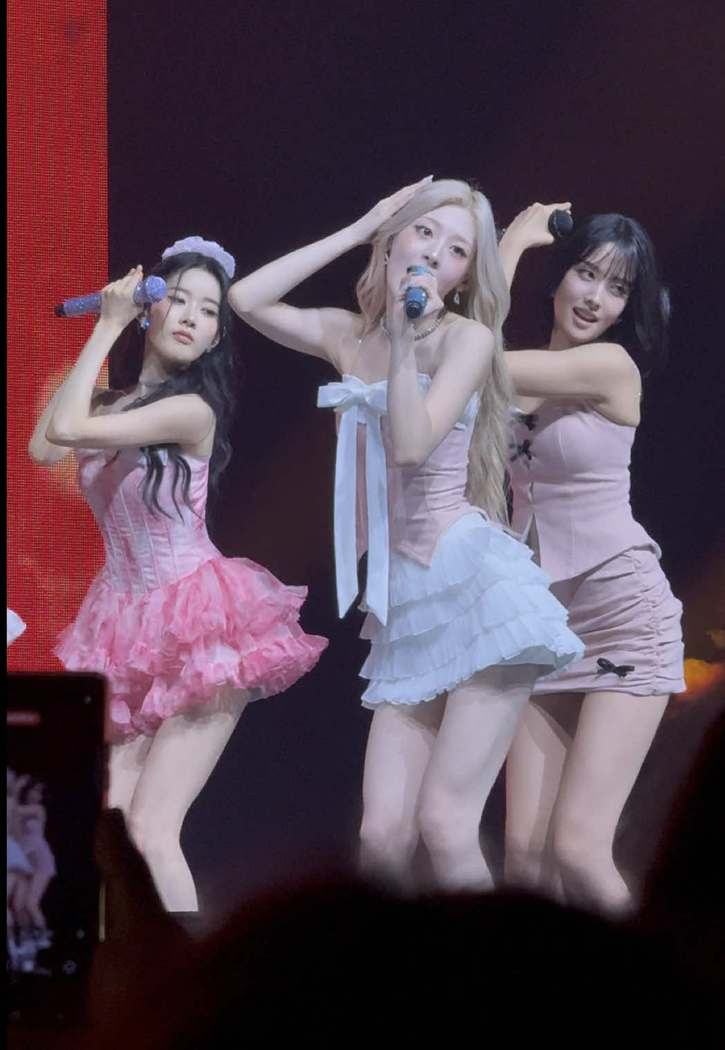 I love the ⋆. 𐙚˚࿔ @STAYC 𝜗𝜚˚⋆ gworls So Bad ⸜(｡˃ ᵕ ˂ )⸝♡ #STAYC  #2025_stayc_tour #스테이씨 