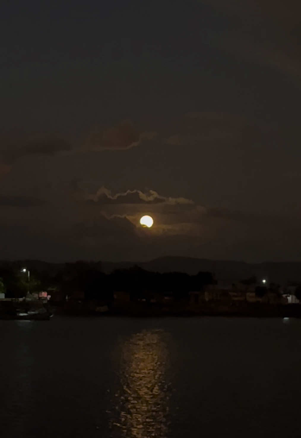 #fyp #moon #talkingtothemoon