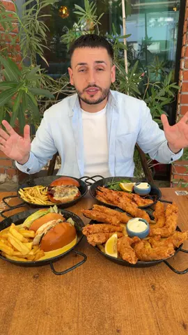 Asa arata o masa corecta in familia cinque😍 Nici o zi fara peste, fructe de mare si burgeri 🍤  #cinquebistro Satu Mare☎️0771-567.271 Oradea☎️0771-567.555 @glovo #frittomisto #caracatița #fishtodoor #pescobar 