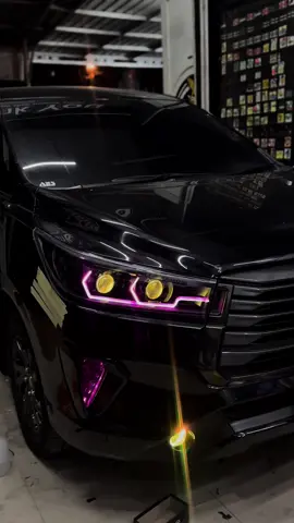 Upgrade perlampuan #innova #innovareborn  Pasang stiker mobil dan motor, pasang kacafilm, update penerangan (costum) lampu mobil dan motor cutting,accesorice dll 📍Ulee gle kab. Pidie jaya Ig. @monasstiker Fb. Ichsan almaliq Hp.wa. 082274333584
