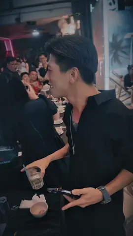 Ngoài 30 bạn sẽ hiểu.. Thứ khiến bạn hãnh diện Không phải là nhà lầu, xe sang. Mà đó là.. -  không thiếu nợ -  Có sức khoẻ -  Có một tri kỉ trò chuyện -  ba mẹ mạnh khỏe -  có một mái ấm và một nơi để về.