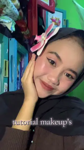 TUTORIALL MAKEEUP sorry gais masi banyak yg kurang salah dll, besokk aku bikin lagii part 2 yangg benernya🫶🏻#tutorialmakeup #makeup #masukberandafyp #fyppppppppppppppppppppppp 