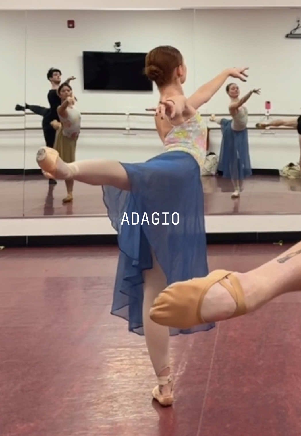 my toxic trait is not really knowing the combinations (im not a morning person ok) 😭 #ballet #ballerina #ballettok #balletcore #dance 