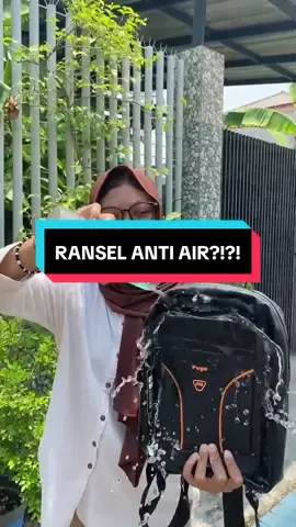 Cari tas 2in1?? TAS RANSEL BISA DIPAKAI WAISTBAG SEKALIGUS?!?! 😨😨 buruan, check sekarang di keranjang kuning aku temen-temen 🤩🫰🏻 #ranselwaterproof #ranselmini #tasmini #waterproof 