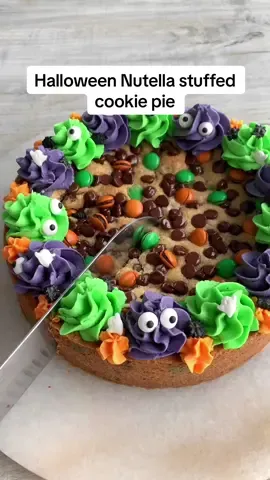 Halloween Nutella stuffed cookie pie #EasyRecipe #LearnOnTikTok #cookies #halloween 