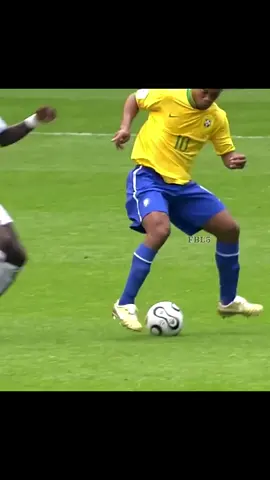 Impossible Moments Ronaldinho Proved He Worth More Than 1 Billion🔥 #footballislife4_ 