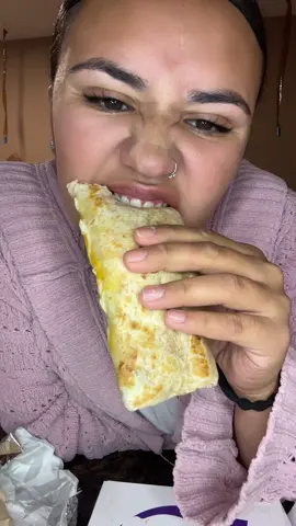 Taco Bell #burrito#grilledcheeseburrito#eatwithme#nachos#tacobell
