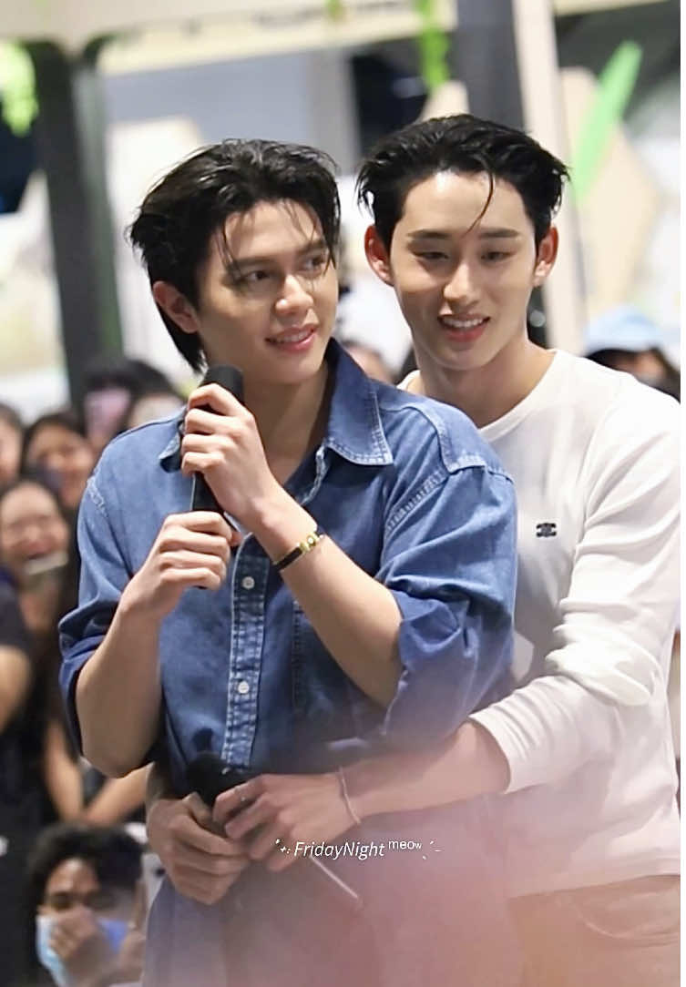 วิลเลี่ยมไม่ขัดขืนไรเลย  ชอบแหละดูออก ไม่เก็บอาการไรทั้งนั้น!! #GMMTVFANIVALxWilliamEst #WilliamEst #วิลเลี่ยมเอส #williamjkp #est_rvp 