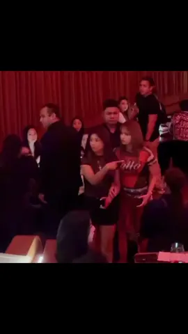 OMG LISA 🤩she is hot wherever she is #LISA #LALISA #LLOUD #BLACKPINK 