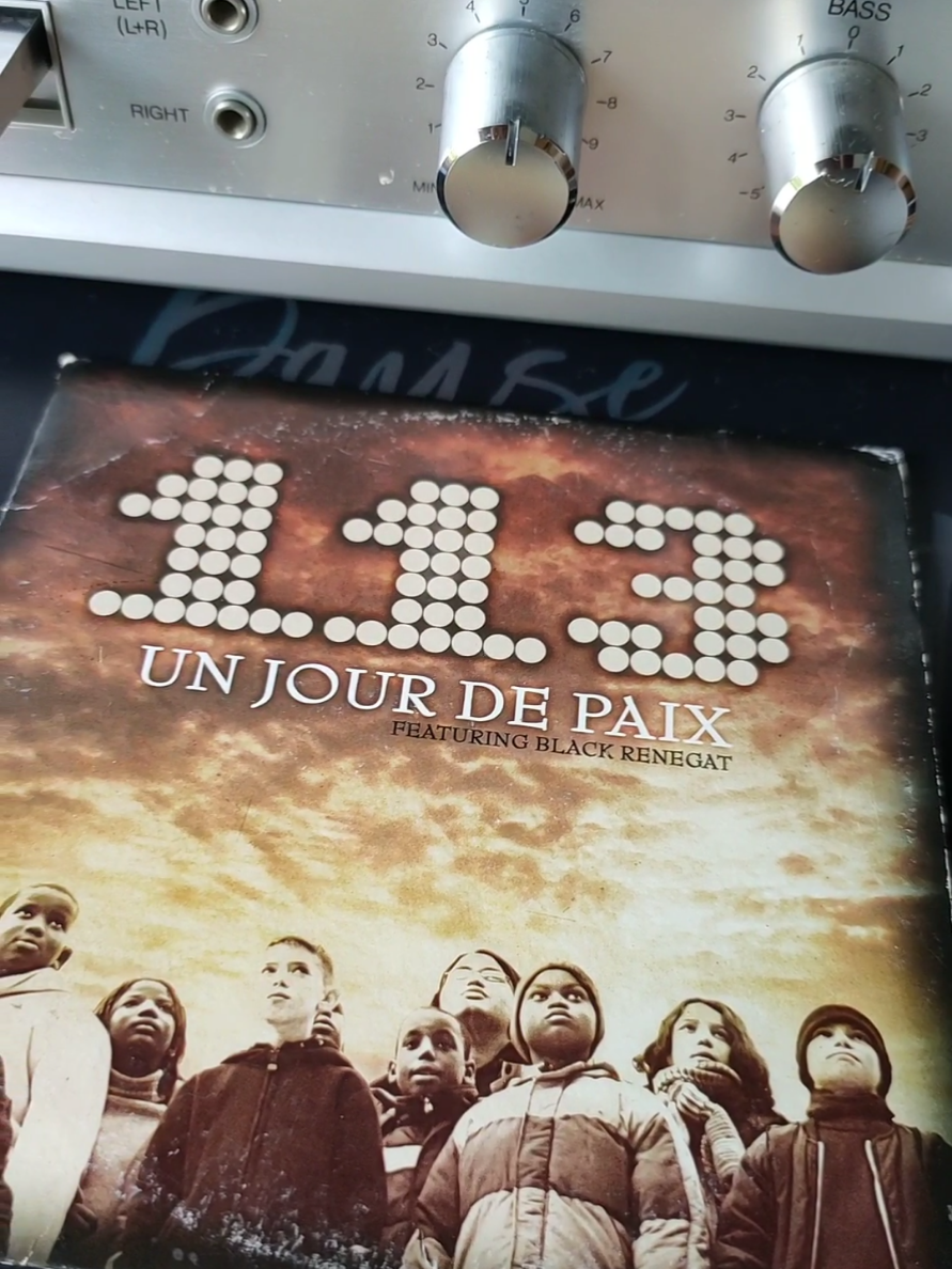 Quel plaisir de retrouver ce gros classic de l'époque... Surtout en CD 2 titres. 113 @BlackoAFreeKafLionBird un jour de paix. #rap #musically #fyp #tik_tok #souvenir 