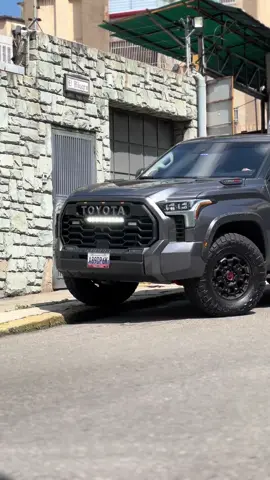 Toyota en Caracas #toyota #sequia #tundratrdpro #fyp #paratii 