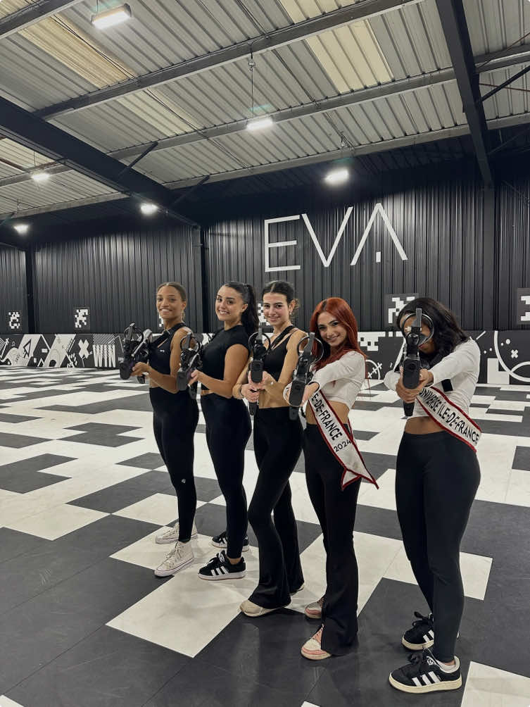 sinon c’était génial ! je vous le recommande si vous rêvez de vivre dans un jeu vidéo en l’espace d’un instant ! @EVA Meaux @Miss Petite Universe IDF #realitevirtuelle #jeuvideo #peur #courage 