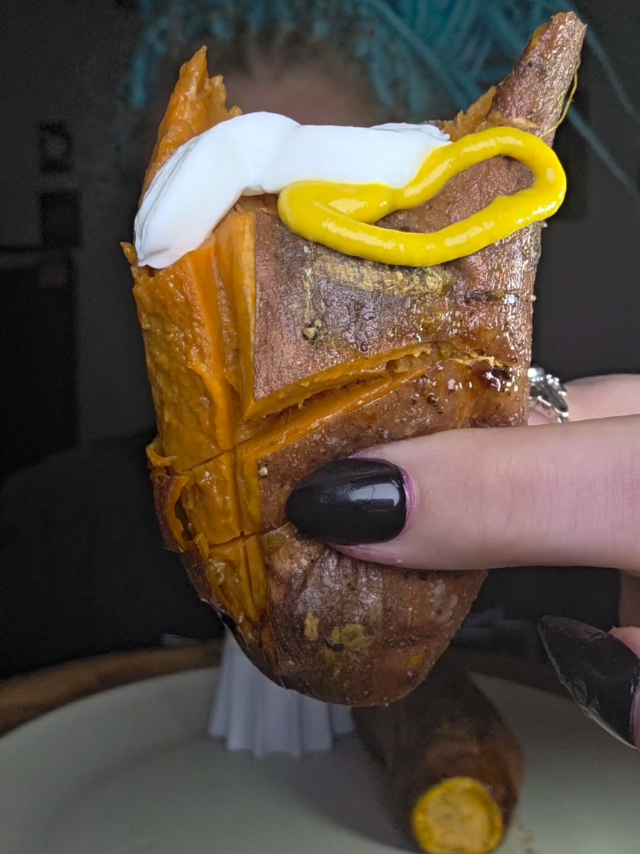 Cold sweet potatoes 🍠 #fyp #potato #mukbang #eatingasmr #eatingsounds 