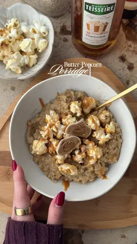 🍿Butter-Popcorn Porridge Portion: 1 Zutaten: Für den Porridge: • 60 g zarte Haferflocken • 200 ml Oatly Popcorn Milch • 50–80 ml Wasser (je nach gewünschter Konsistenz) • 1 Prise Salz • 1 TL Butter oder vegane Butter (optional, für extra 